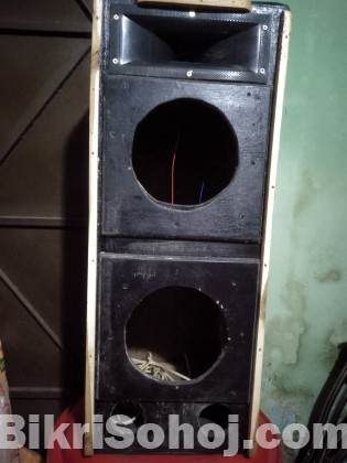 Speaker box 8 inc